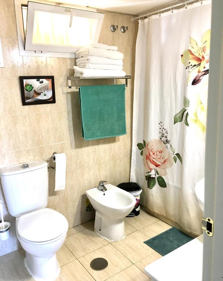 Room With Sea And Mountain Views Habitacion En Piso Compartido Para 1 O 2 Personas ベナルマデナ エクステリア 写真