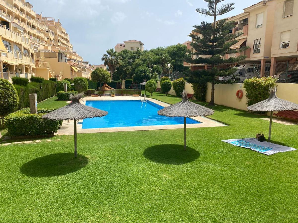 Bed & Breakfast Benalmadena Habitacion En Piso Compartido エクステリア 写真